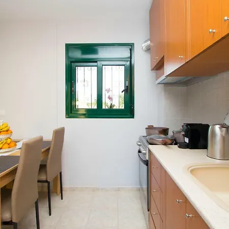 Plagia Shared Pool Maisonettes, Hanioti