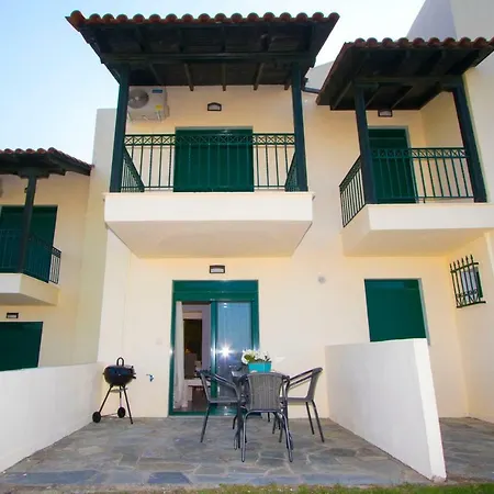 Plagia Shared Pool Maisonettes, Hanioti Semesterbostad